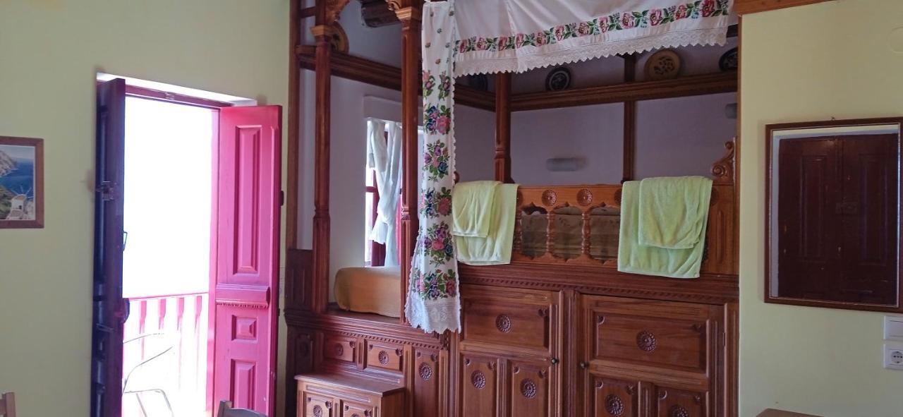 Anemos Guest House Karpathos Olympos  ภายนอก รูปภาพ
